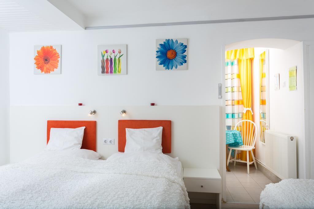 Szivárvány Panzió Szeged Habitación foto