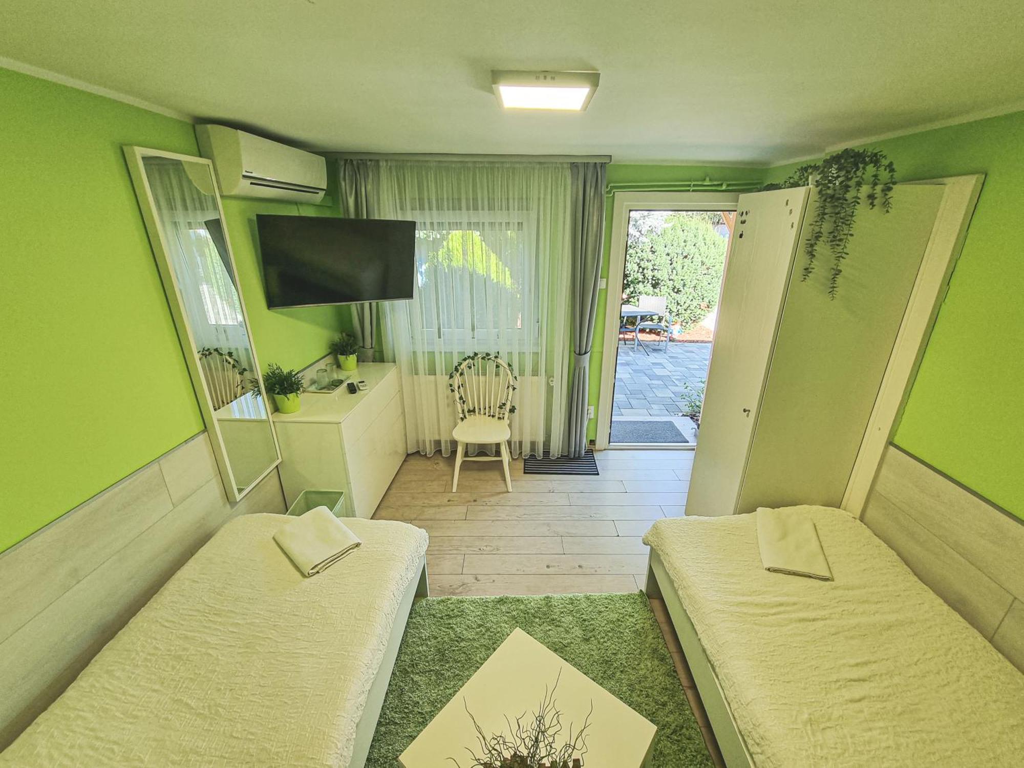 Szivárvány Panzió Szeged Exterior foto